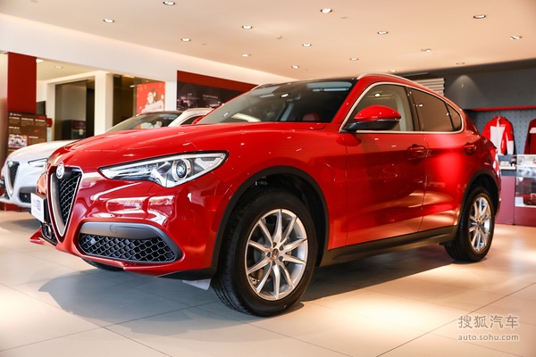 阿尔法罗密欧Stelvio