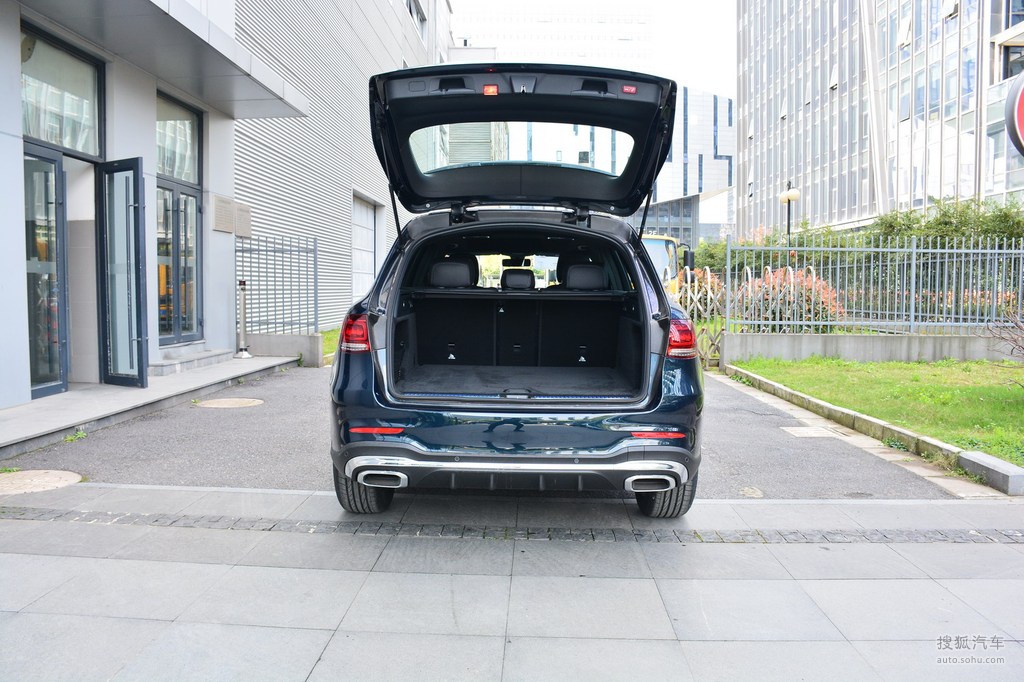 2020款奔驰glc260l4matic豪华型改款