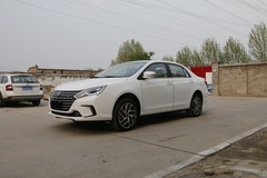 比亚迪秦EV