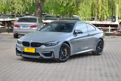 宝马M4双门