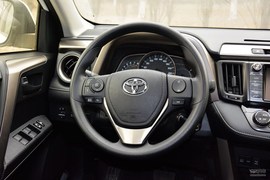   2015款丰田RAV4 2.0L CVT四驱风尚版