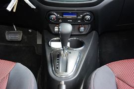 2015款吉利英伦C5三厢 1.5L自动尊贵型