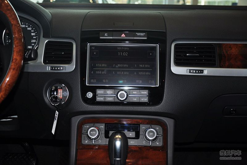 【 大众途锐图片】_2011款 3.0tsi v6 豪华型 _黑色