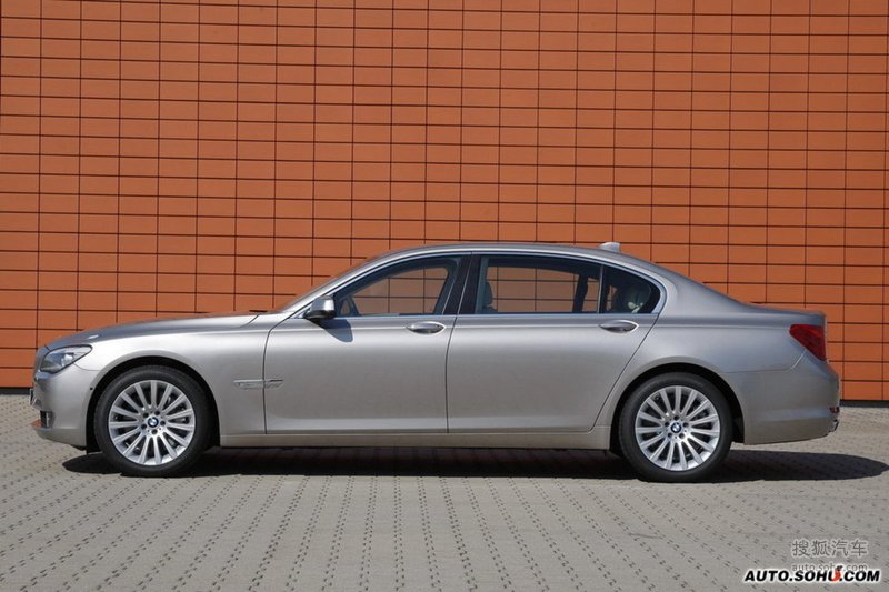 2009款宝马750li