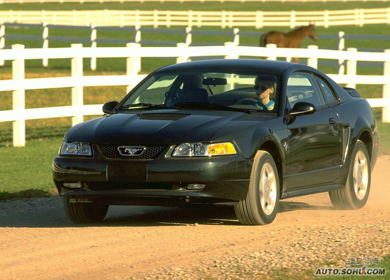 1999款福特野马gt