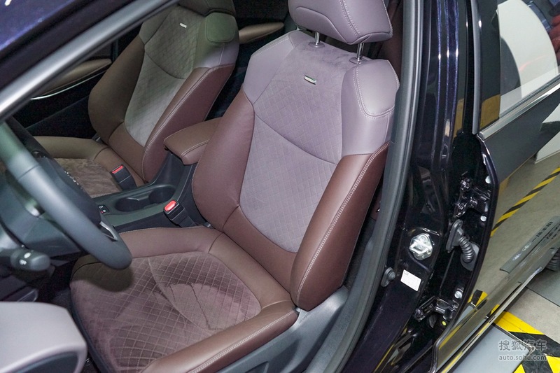 【 丰田亚洲狮图片】_2021款 2.0l 旗舰版_黑色/棕色