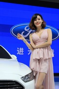 2013青岛国际车展车模风采-福特车模2 