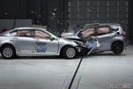 IIHS中型车小型车碰撞试验
