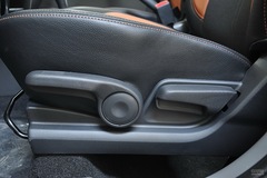 铃木天语SX4两厢1.6L 自动 冠军限量版座椅调节图片