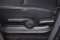 铃木超级维特拉2.4 4AT JLX-EL 5门版座椅调节图片