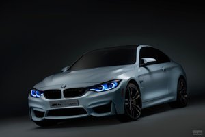 宝马M4双门