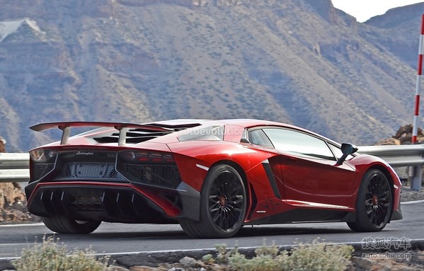 Aventador SVع