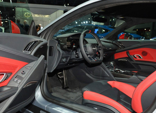 2017ŦԼչ:µR8 Audi Sportر