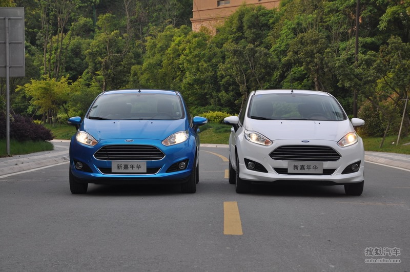 【福特嘉年华两厢 2013款1.5L 自动劲动型外观