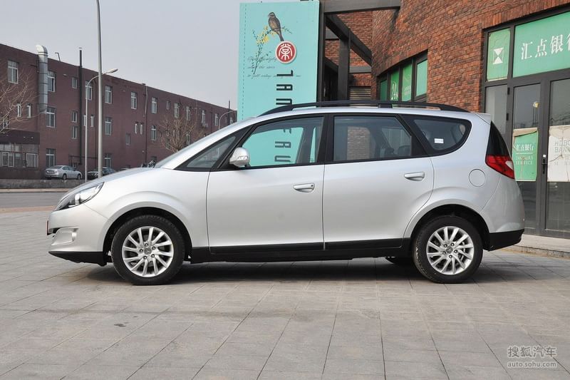 【江淮和悦RS 2013款1.8L MT豪华型外观水晶