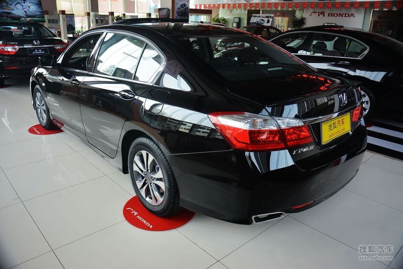 【本田雅阁 2014款2.0LX 舒适版外观奥夫特黑