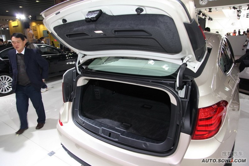 宝马5系GT2010款550i GT豪华型底盘\/动力m3