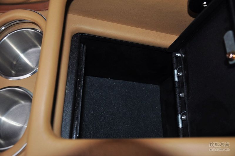 Knight XV内饰浅色内饰t1719669图片_Conque