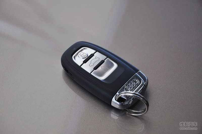 【奥迪A5双门 2013款40 TFSI内饰黑色真皮图