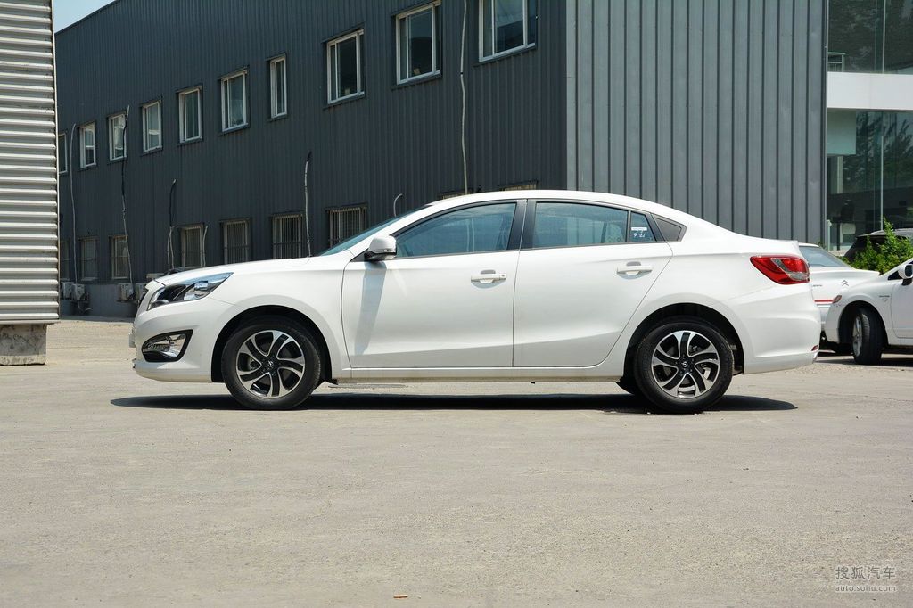 【海马福美来 2015款1.5T 自动品尚型外观极地