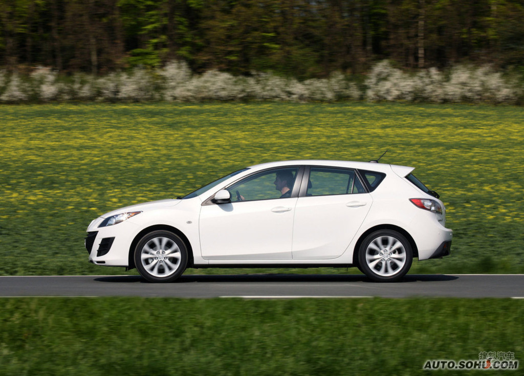 马自达3两厢高清图