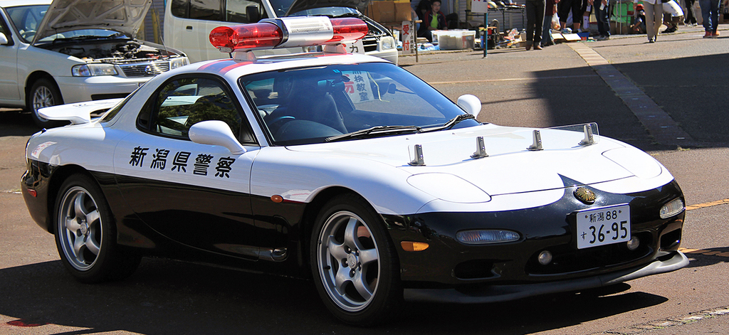 日本:马自达rx-7警车