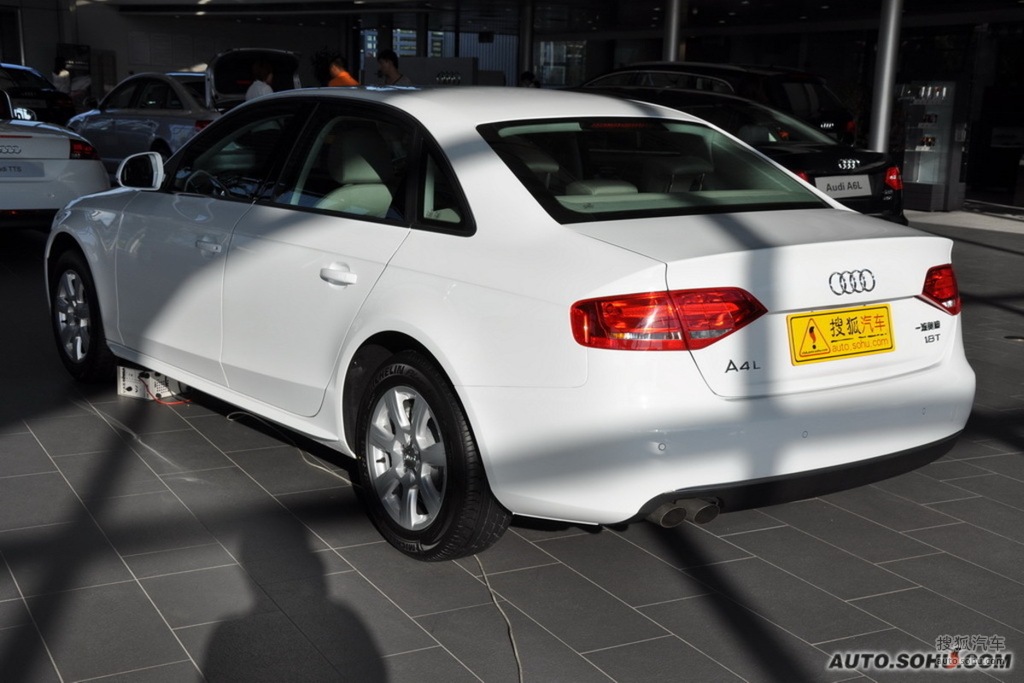 【奥迪a4l 2010款1.8tfsi 舒适型外观朱鹭白高清图片t