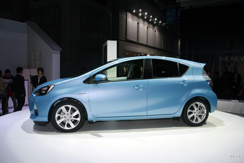 AQUA Hybrid չʵ