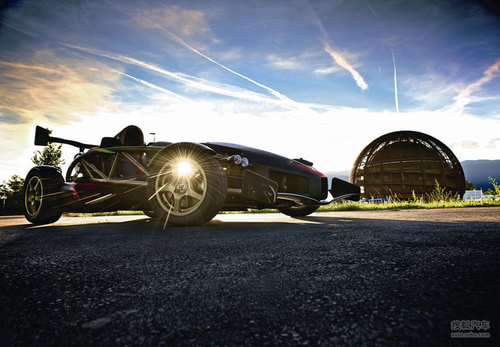 ӳײ ־Լ Ariel Atom V8