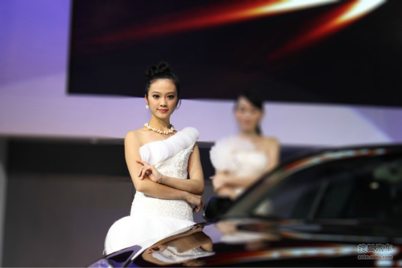 2012无锡车展美女车模图片