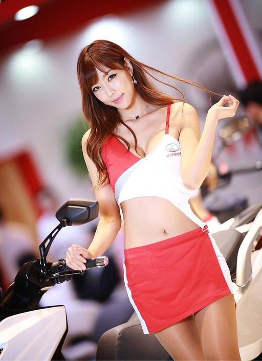 【韩国火爆车模美女身材丰满性感迷人(28788