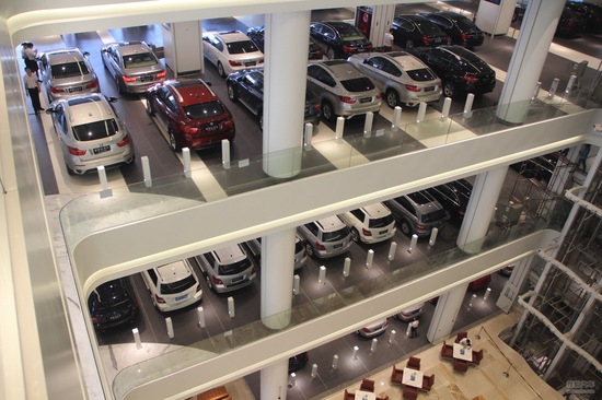 新澳康达名车广场二三楼展厅 璀璨开幕!