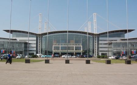 【天津进口奔驰港口店】伟宏业天汽车_天津港