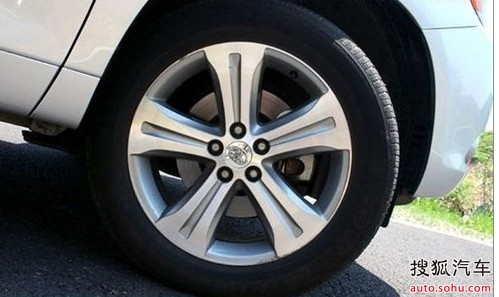 【根据轮胎的磨损情况-汽车轮胎多久更换_广丰