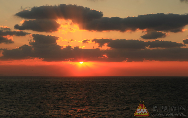 舟山东极岛海边--霞光万丈_宝马车友会