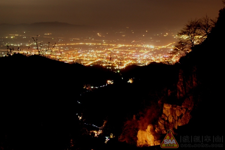 夜爬泰山_自驾游