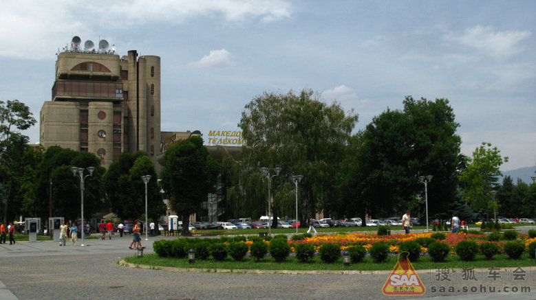 看看被捐校车的马其顿人民过的咋样