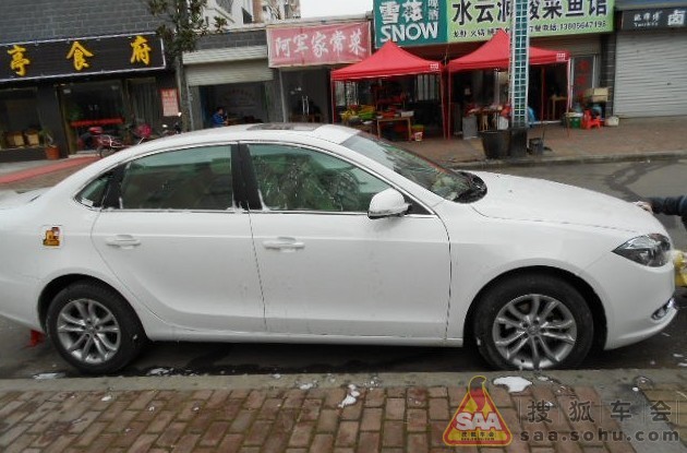 脚垫骏捷的,没有给它机会上车.冬季的座套,正合适.香水.12高清图片