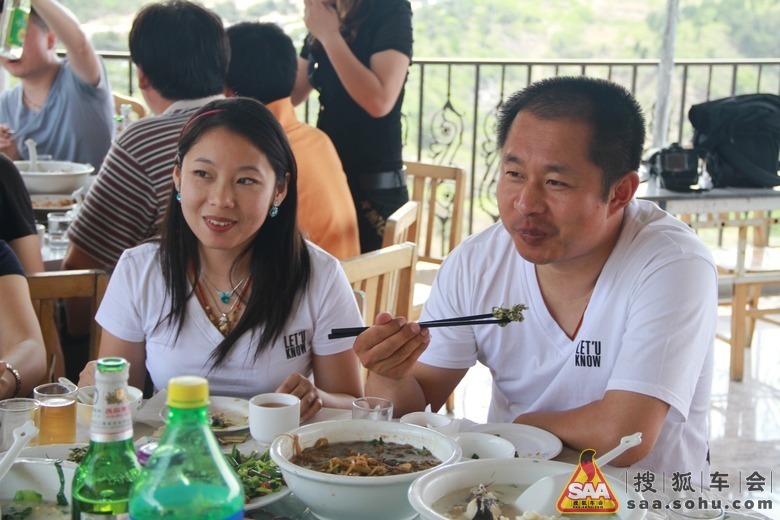 关关雎鸠,在河之洲,窈窕淑女,君子好逑