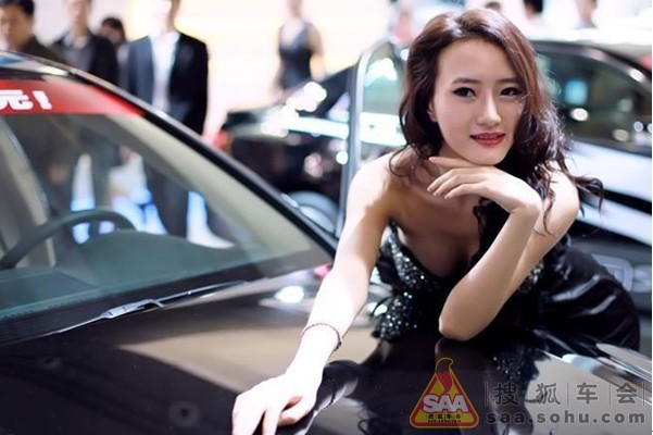 吴雨婵 南宁车展图片