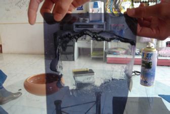 西安小贵子告诉您爱车贴劣质车膜的危害_高尔