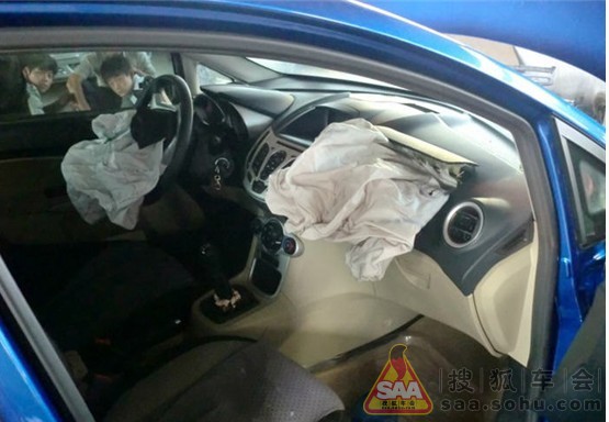 【难兄难弟】五十步笑百步,嘉嘉出车祸了 - 嘉