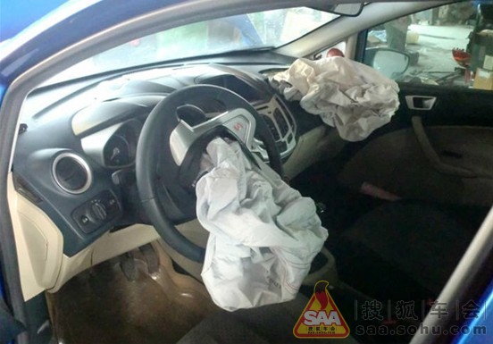 【难兄难弟】五十步笑百步,嘉嘉出车祸了 - 嘉