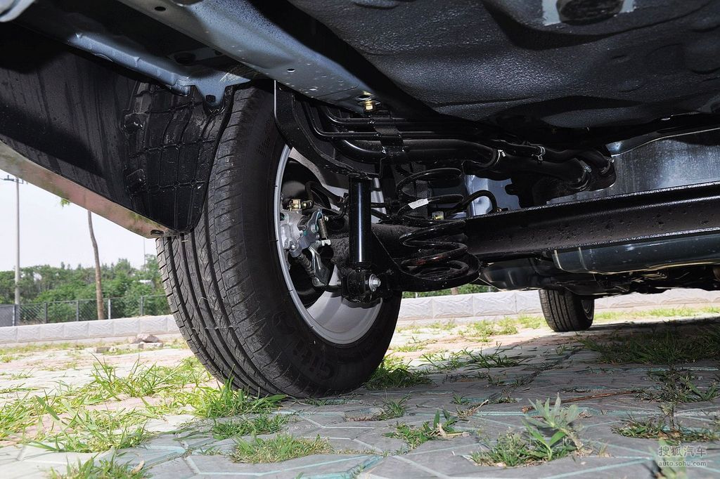 图库 长城 c30  2012款 1.5 手动智能起停版 (1.5l)  底盘发动机