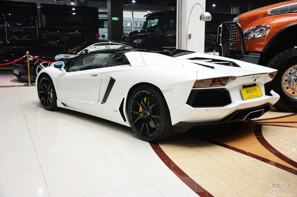 兰博基尼旗下新款aventador lp 700-4 roadster敞篷跑