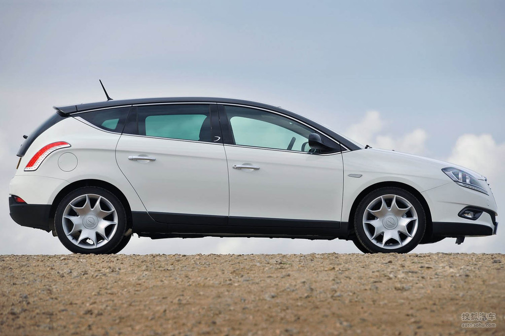 2012款克莱斯勒delta