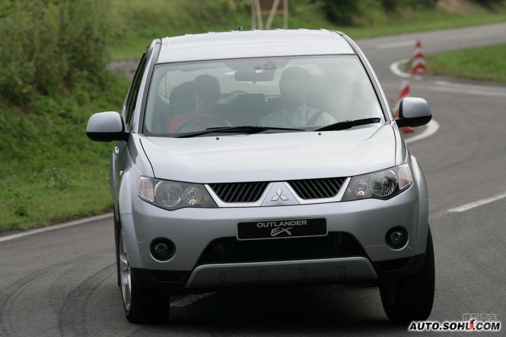 三菱欧蓝德劲界