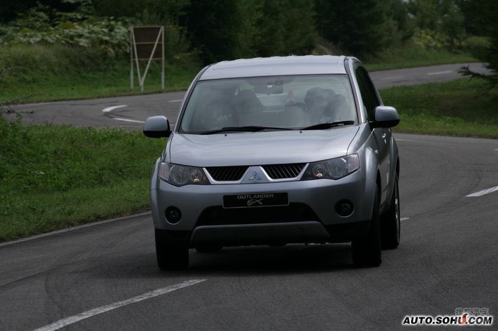 三菱欧蓝德劲界