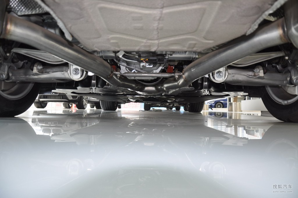 2009款宝马750li豪华型到店实拍 - 底盘全景提示:支持键盘翻页 ←左