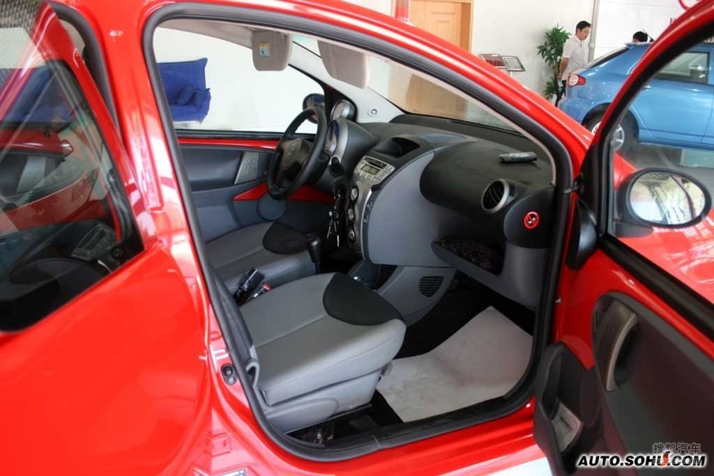 比亚迪f0内饰   前排座椅     提示:支持键盘翻页 ←左 右&rarr